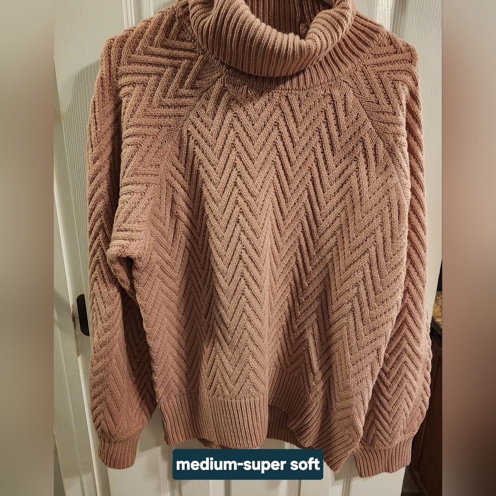 Women's Chevron Knit Sweater - Pink
